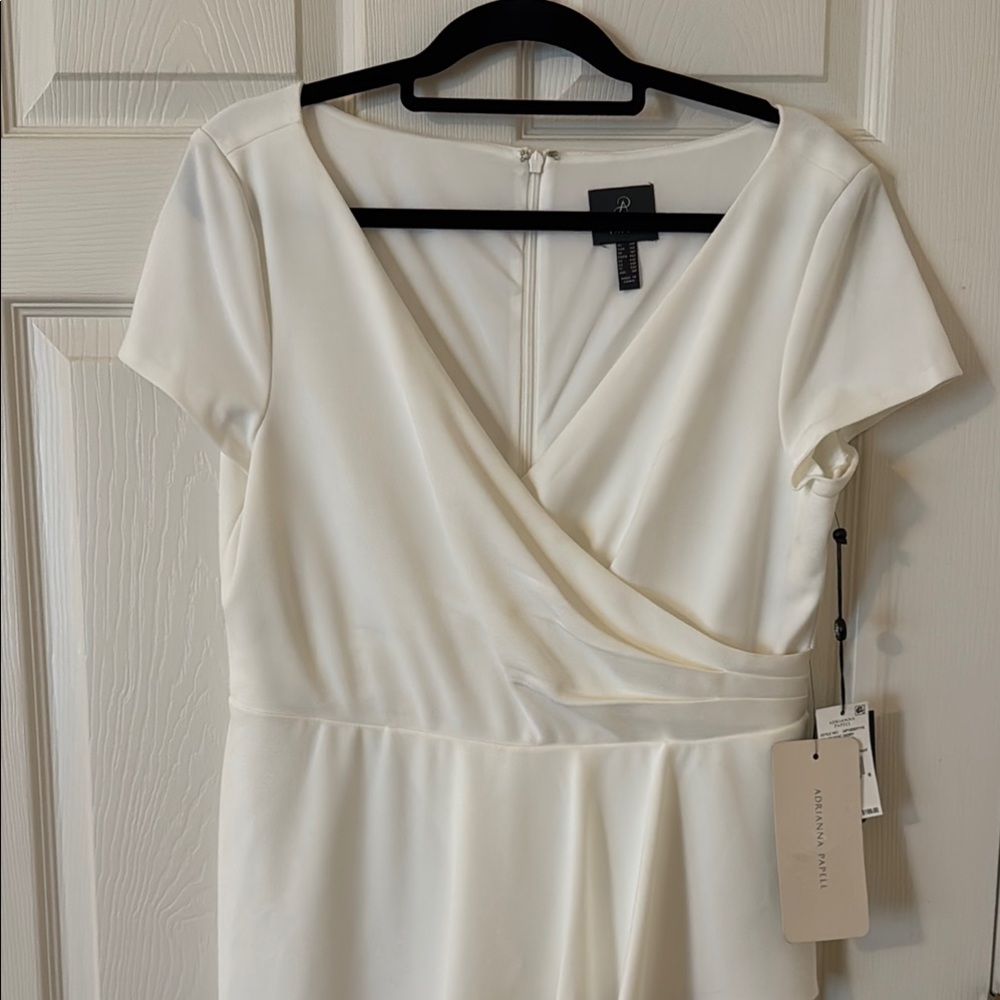 NWT Adrianna Papell Women’s Zippered Ruffled Cap Sleve V Neck Wide Leg Jumpsuit